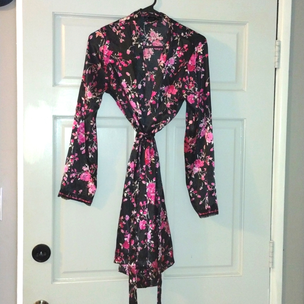 Women's Bath Robe - Picture 2 of 3